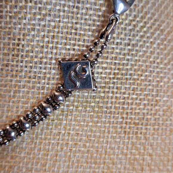 Elegant Silver Necklace - Picture 3 of 3